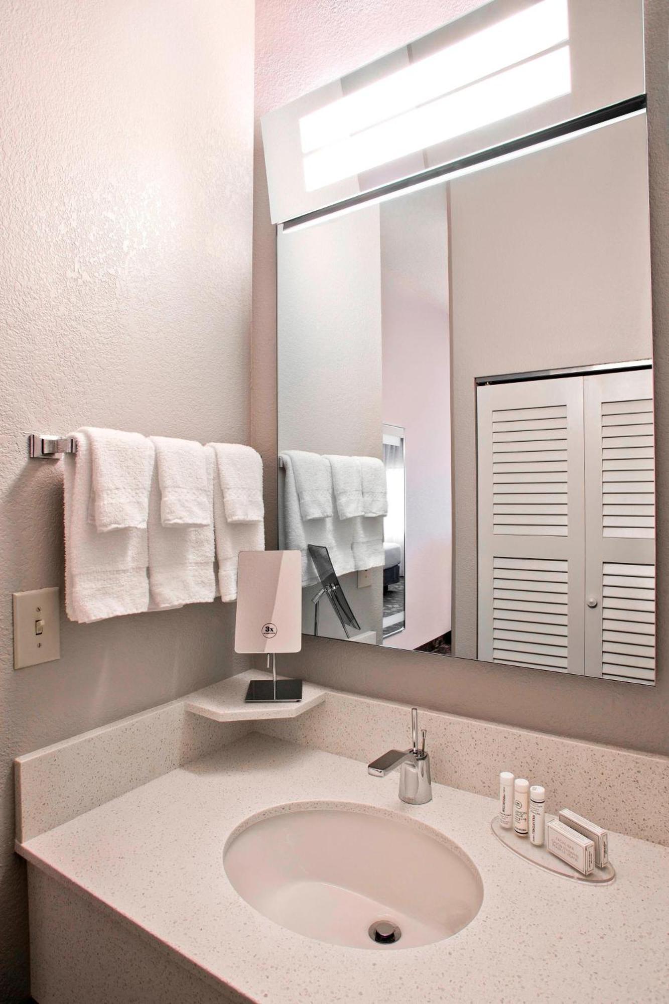 Courtyard By Marriott Charlotte Ballantyne מראה חיצוני תמונה